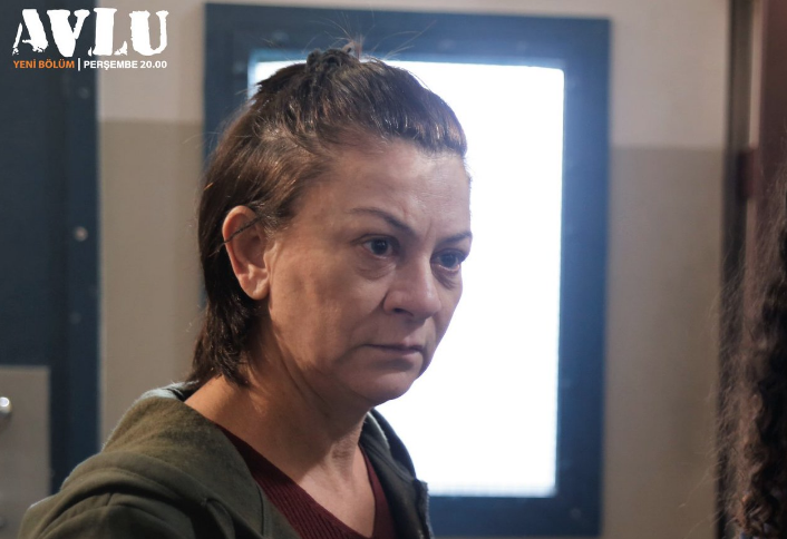 Avlu'da flaş ayrılık! Dizinin sevilen ismi veda ettiğini duyurdu - Resim: 3