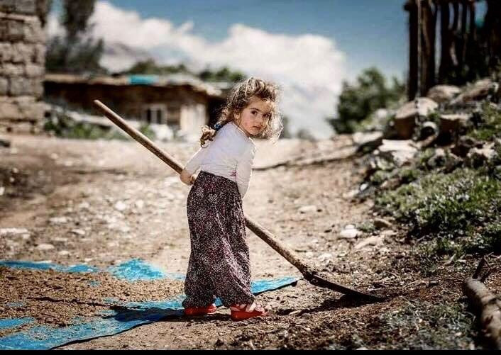 Şehit astsubayın Tunceli'de kucağına alıp fotoğraf çektirdiği çocuk Ayaz Güloğlu çıktı - Resim: 2