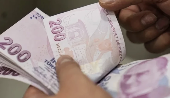 Milyonlarca kişi bekliyor! Düşük emekli maaşı bu üç rakamdan biri olacak! - Resim: 1