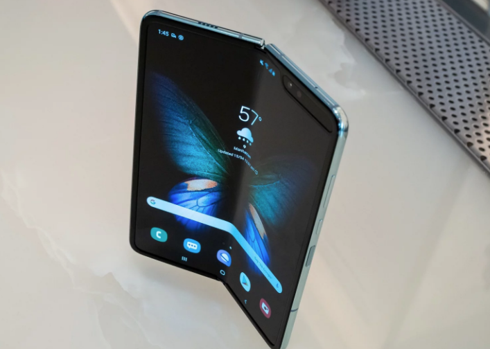 Samsung'un katlanabilir telefonu Galaxy Fold hakkında yeni gelişme - Resim: 1
