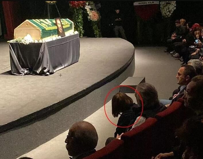 Usta oyuncu Rıza Akın'a Atlas Sineması'nda duygu yüklü veda! Japon eşi mahvoldu! - Resim: 2