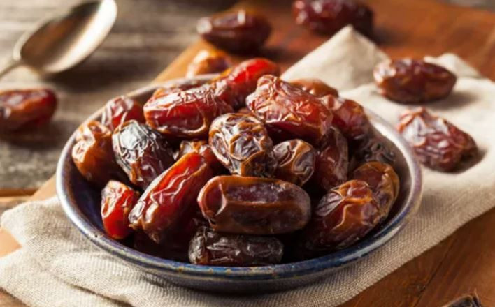 İftarda mutlaka hurma yiyin! Şekeri olanlar için mucizevi etkisi var - Resim: 1