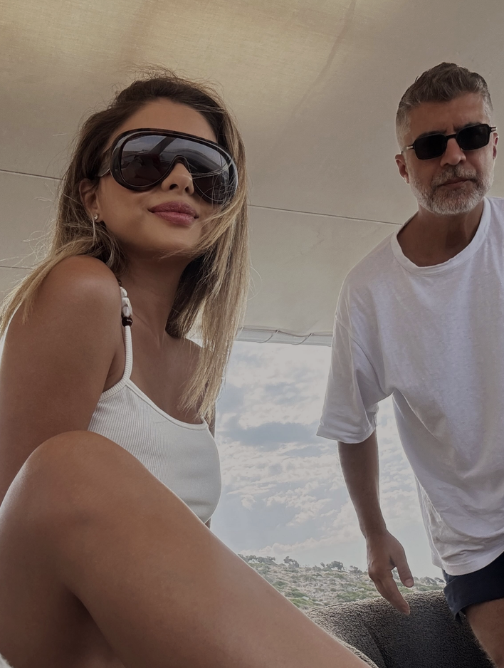 Özcan Deniz ve Samar Dadgar'dan romantik kareler! Öpücüklere boğdular - Resim: 11
