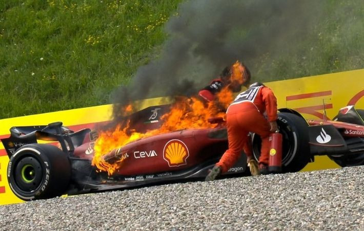 Formula 1'de korku dolu anlar! Araç alev alev yandı! - Resim: 3