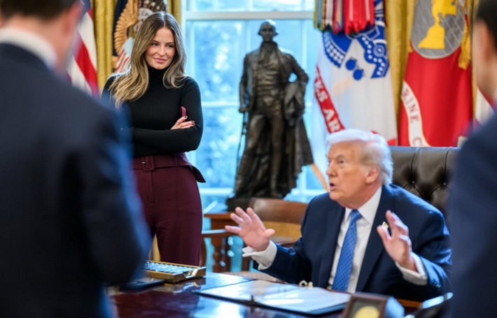 Trump'tan üç kadın gözdesine 45 bin dolarlık servet! Beyaz Saray'da çatı katı karıştı - Resim: 3
