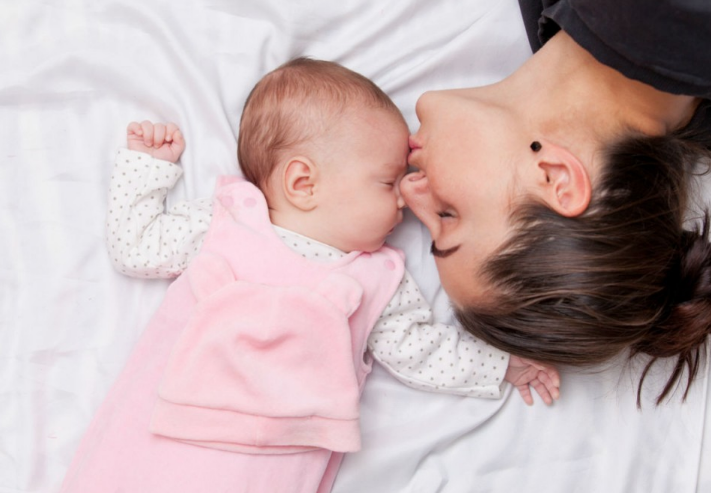 Bebeğinize sakın bunu yapmayın! Kundaklamak ve kucağa almak... - Resim: 3