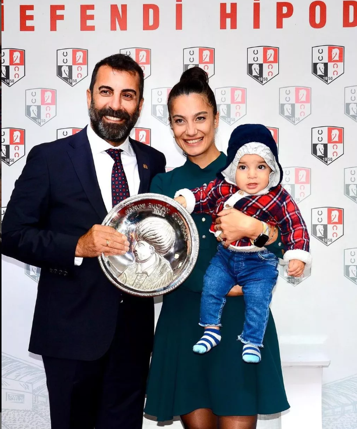 Emre Karayel'in Arap atı yarış kazandı kazandığı miktar dudak uçuklattı! - Resim: 2