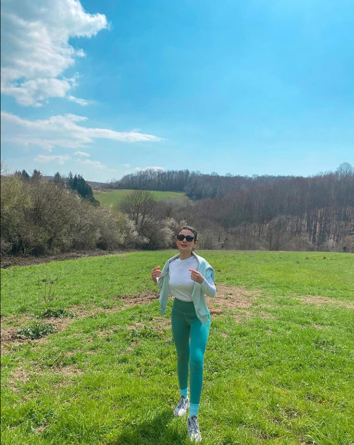 Yemin'in Reyhan'ı Özge Yağız spor tarzını paylaştı sosyal medyadan beğeni yağdı! - Resim: 4