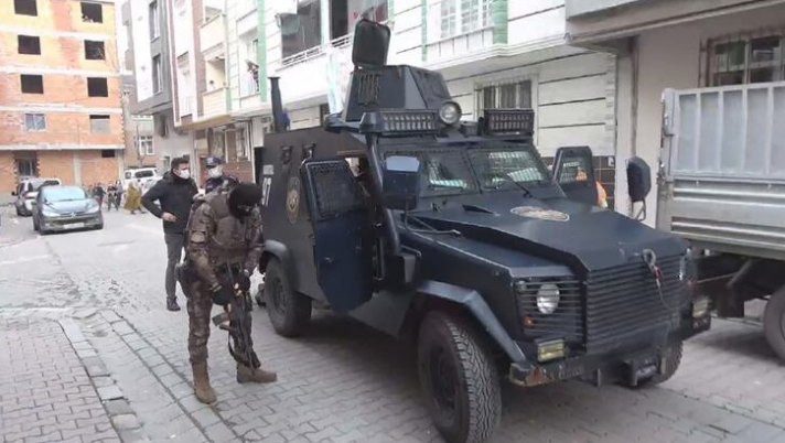 Boğazına bıçağı dayadı: Çocukları öldüreceğim, evi yakacağım - Resim: 4