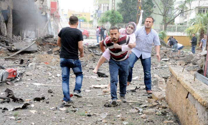 Reyhanlı'da bomba yüklü araçla saldırı - Resim: 1