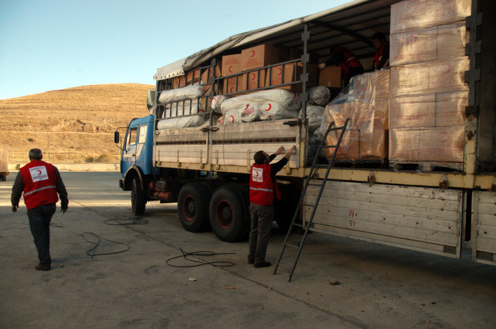 Kızılay yardımları deprem bölgesine ulaştı - Resim: 4