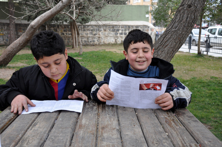 Çocukların karne heyecanı karelere yansıdı - Resim: 1