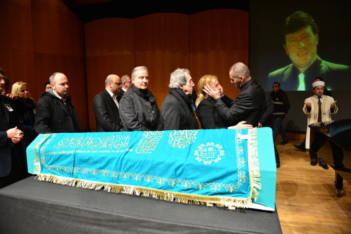 Ferdi Özbeğen son yolculuğuna uğurlandı - Resim: 4