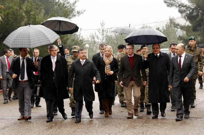 Üşüyen kadın bakanın imdadına bakın kim yetişti - Resim: 1