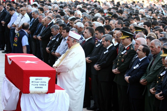 Öğrenciler şehitleri için yürüdü! - Resim: 4