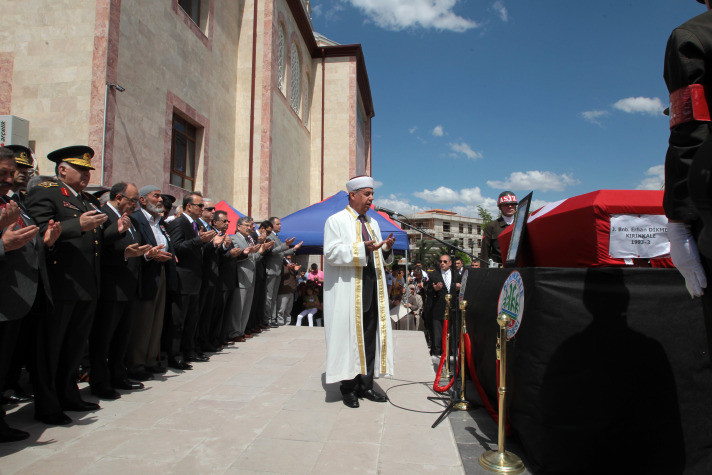 Şehitler son yolculuğuna uğurlandı - Resim: 1