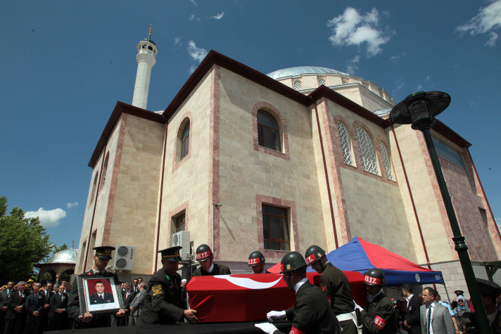 Şehitler son yolculuğuna uğurlandı - Resim: 4