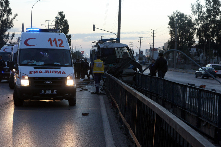 Yaralılar sulama kanalına uçtu - Resim: 4