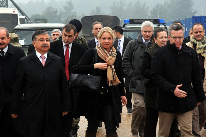 Üşüyen kadın bakanın imdadına bakın kim yetişti - Resim: 2