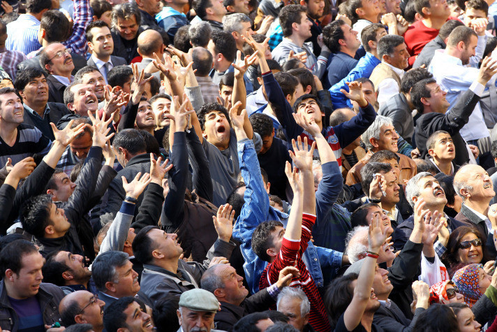 Hükümet ve muhalefeti mesir buluşturdu - Resim: 3