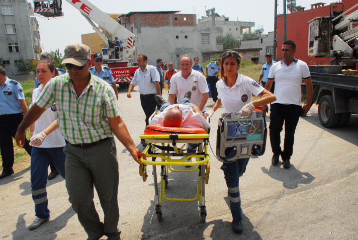 Cesedi bir saat tellerde asılı kaldı - Resim: 2