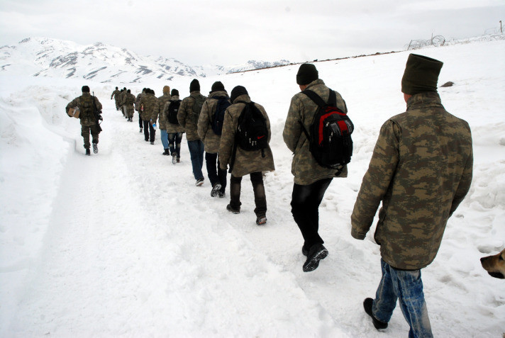 Mehmetçik montunu kaçakçılara giydirdi - Resim: 4