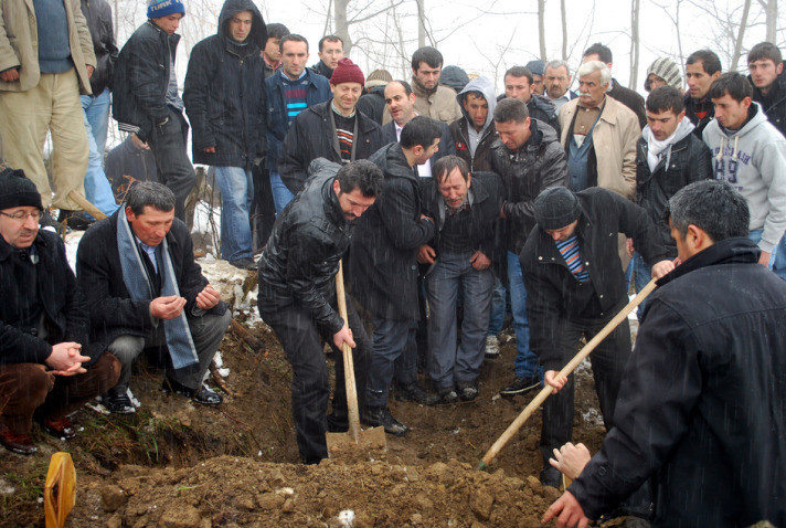 Yangında ölen işçiler defnedildi! - Resim: 3
