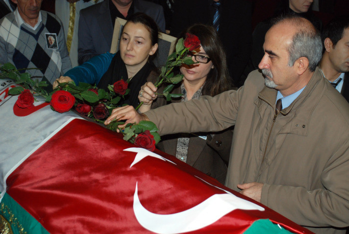 Deprem Dede'ye son görev! - Resim: 2