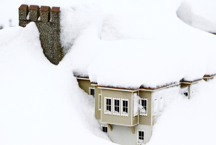 Sibirya kışında 2 metre kar yağdı! - Resim: 4