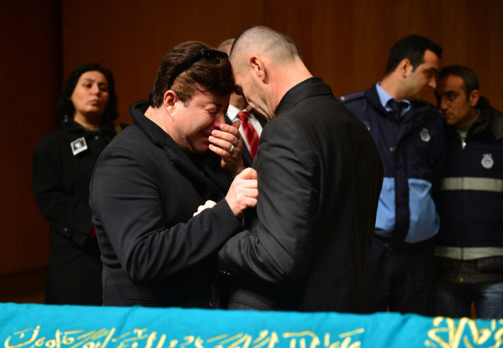 Ferdi Özbeğen son yolculuğuna uğurlandı - Resim: 2