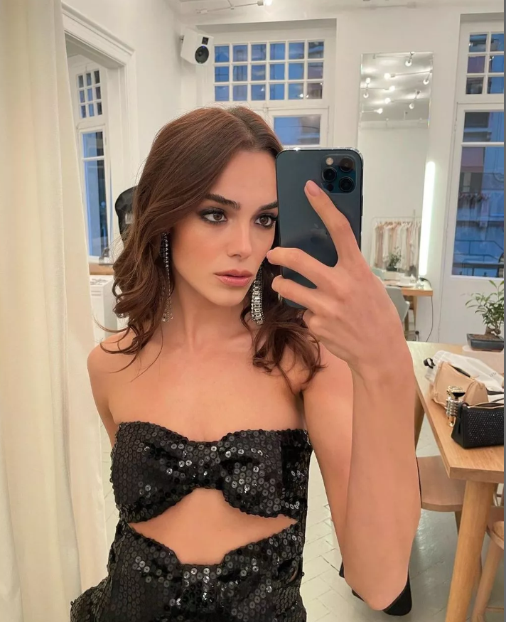 Sevişme sahnesi olay olmuştu yeni açıklama geldi göğüs dekolteli pozları olay! - Resim: 3