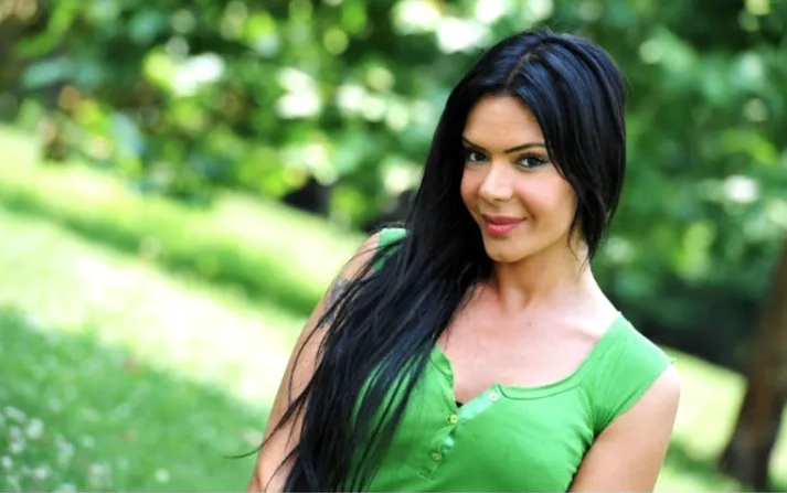 Sevda Demirel cinsiyet değiştiren Neslihan Doğrusöz ile aşk yaşıyor el ele yakalandı - Resim: 3