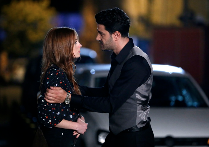 Kanal D'nin Leke dizisi reytinglerde çakıldı yönetmen apar topar seti terk etti - Resim: 2