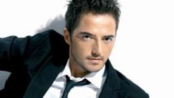 Gökhan Özen'in arabası ortalığı karıştırdı!