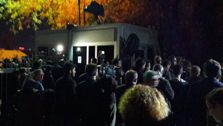 Polisler Zaman gazetesinde arama yaptı