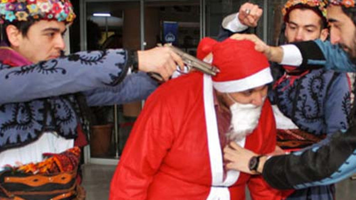 Noel Baba protestosuna soruşturma yok