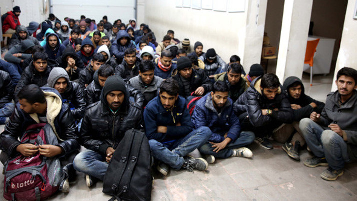 Yunan polisi Türkiye sınırında dehşet saçtı