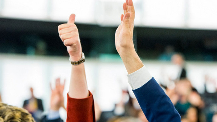 Türkiye'ye ayak direyen AB Gürcistan'a vize muafiyeti verdi!