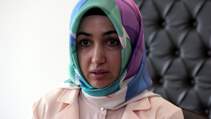 Kocası kadın doktoru dövdü o da gülerek seyretti