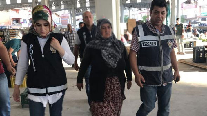 Pazarda sebze satarken FETÖ'den gözaltına alındı