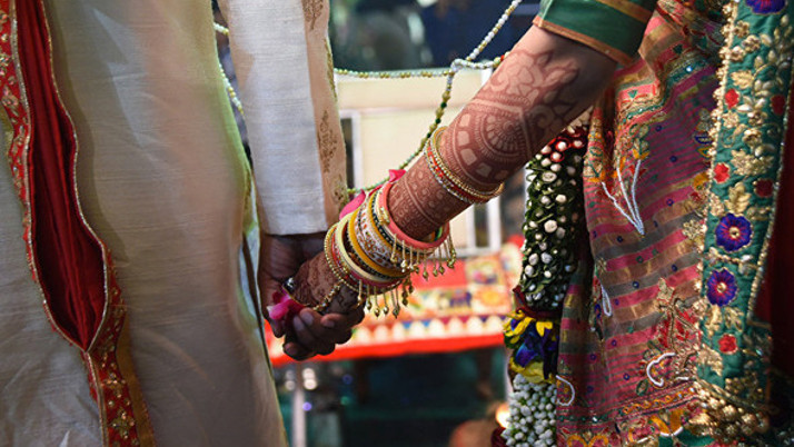 Hindistan'da zorla evlendirilen mühendis için polis devreye girdi