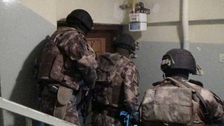 Özel harekatçılardan zehir tacirlerine baskın!