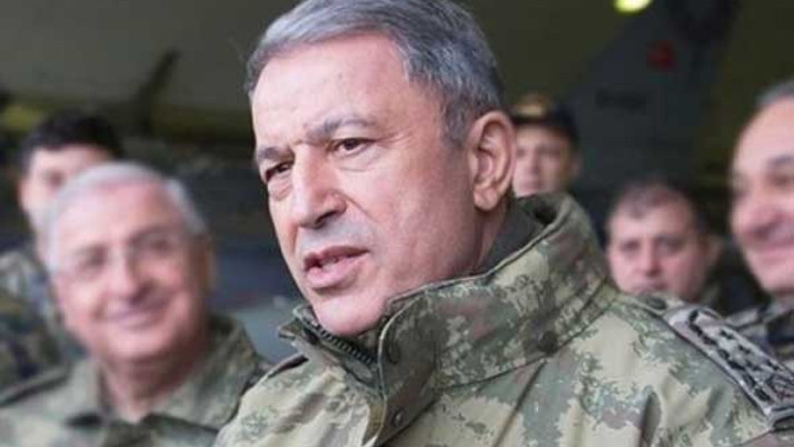 Hulusi Akar: Teröristleri kazdıkları çukurlara gömeceğiz!