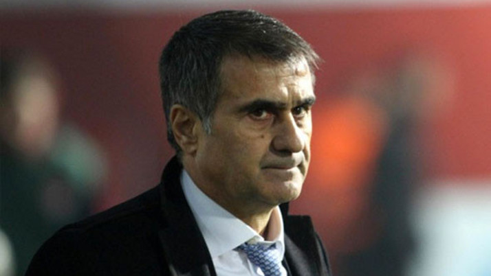 Şenol Güneş'in aklındaki forvet bugün ilk 11'de çıkabilir