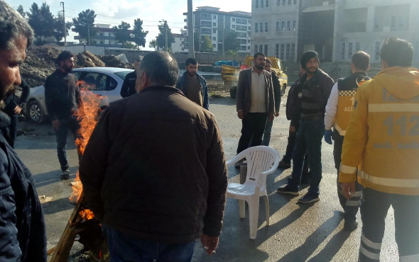 Paralarını alamayan işçiler intihara kalkıştı!