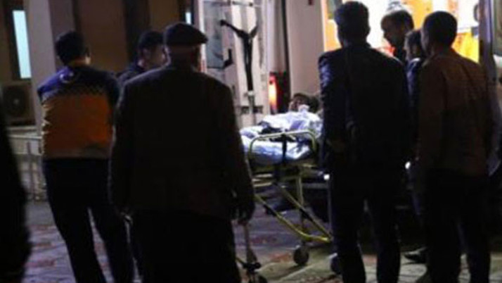 Av tüfeğiyle oynayan çocuk kendini vurdu