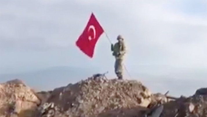 Afrin'deki son durum! Türk bayrağını böyle diktiler