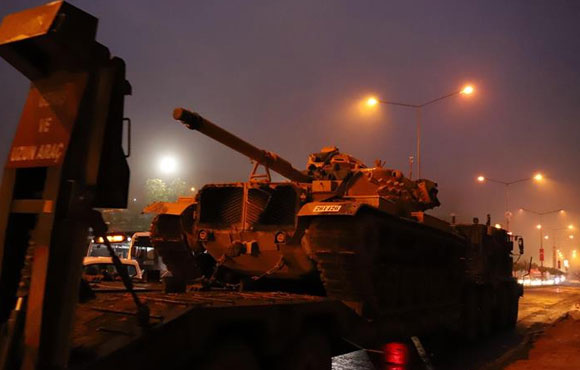 Suriye sınırına askeri sevkiyat sürüyor!