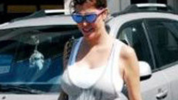 Deniz Akkayanın karnı iyice belli oldu