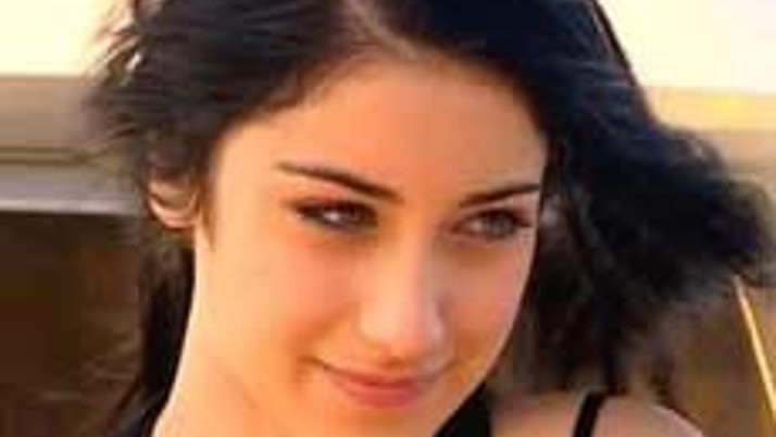 Aşk-ı Memnunun kızı sevgilisi ile yakalandı